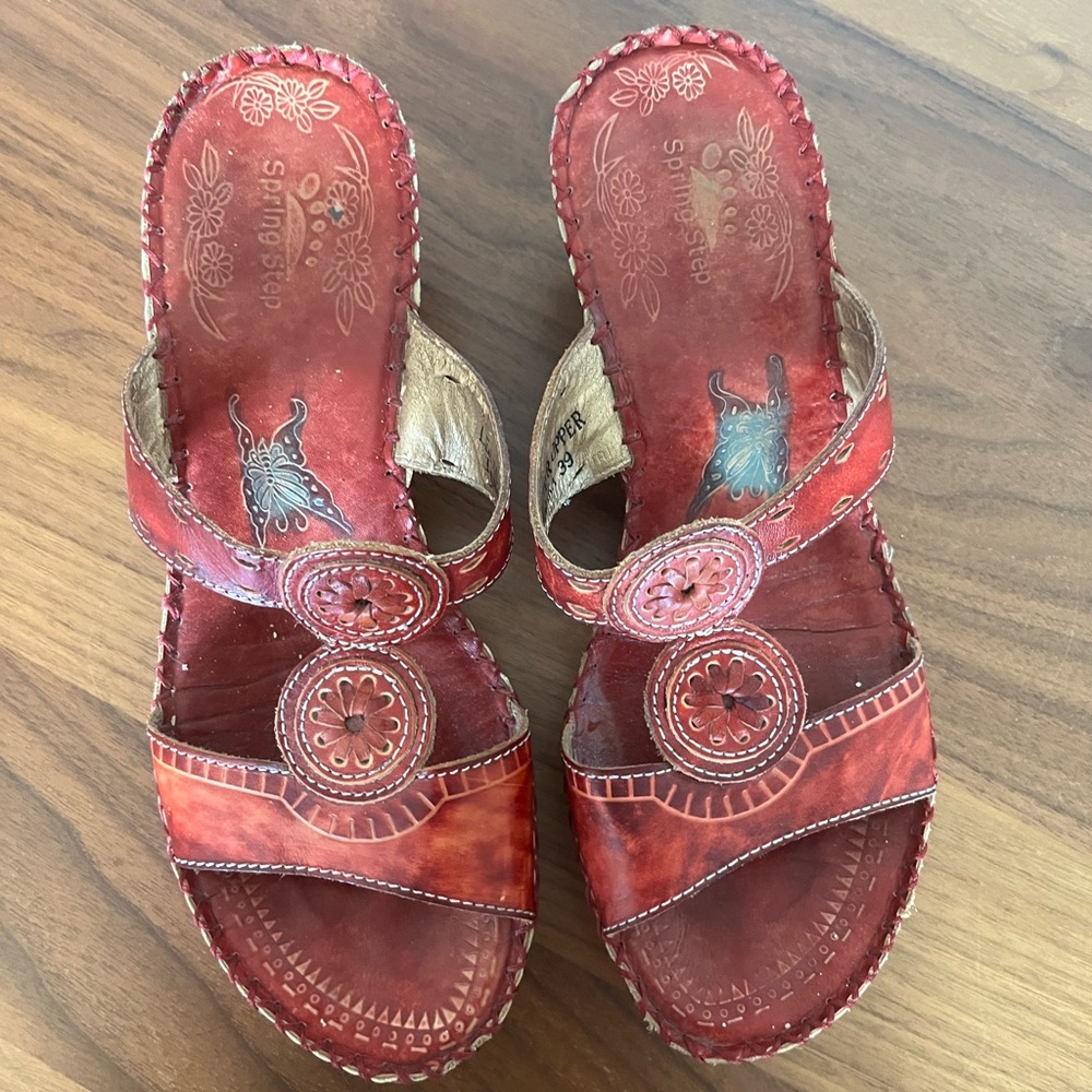 Spring Step Red Sandals Size 8 - Picture 12 of 12
